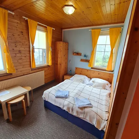 Pod Rozhlednou 3*