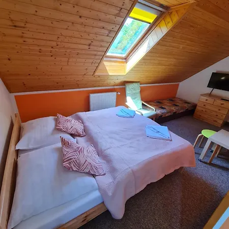Pod Rozhlednou 3*