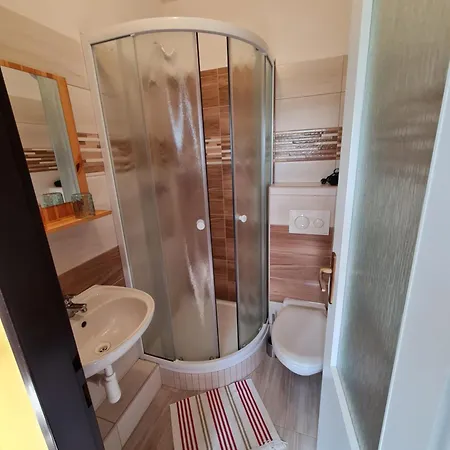 Pod Rozhlednou Sněžník