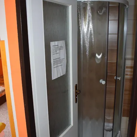 Pod Rozhlednou 3*