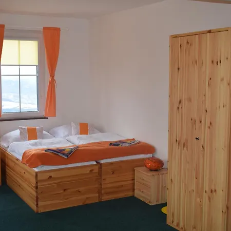 Pod Rozhlednou 3*
