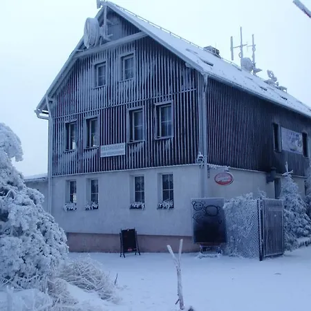 Konukevi Sneznik 3*